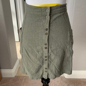 Universal Thread Extra Large green button skirt